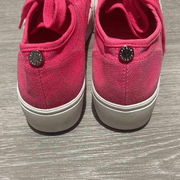 STEVE MADDEN - Picture 3 of 6